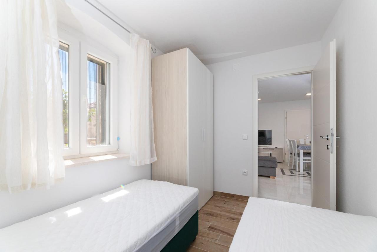 Apartmani Canaki Supetar Zewnętrze zdjęcie