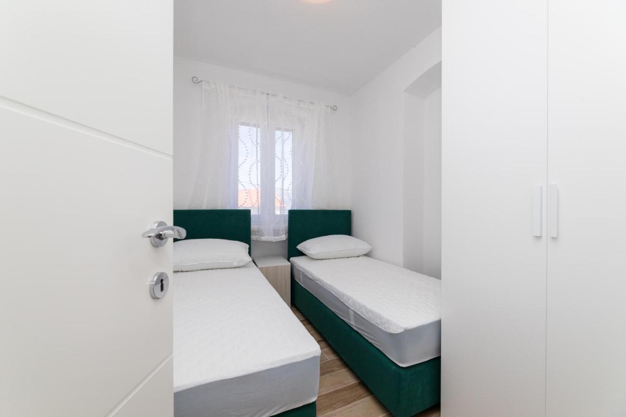 Apartmani Canaki Supetar Zewnętrze zdjęcie